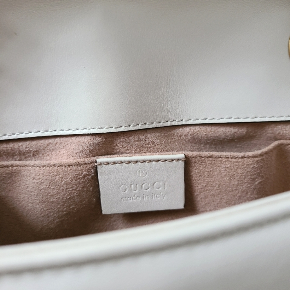 Gucci GG Marmont matelassé mini bag - Picture 12 of 15